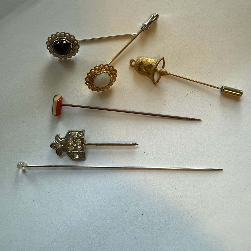 Vintage Gold Tone Stick Pin